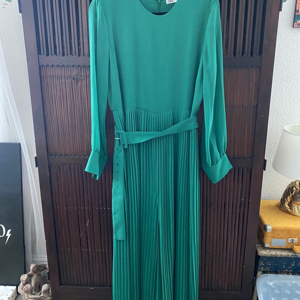 ZARA green jumpsuit pleated w belt NBW